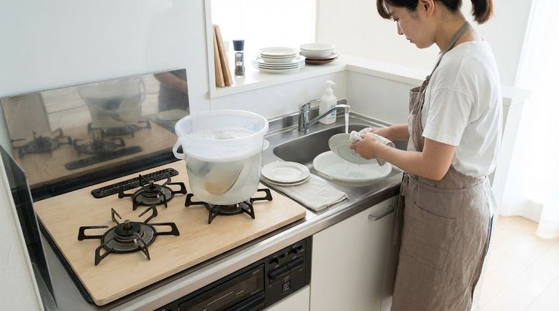 3.狭いシンクでも効率よく洗い物をするテクニック