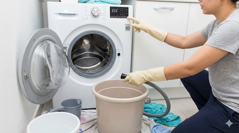 2.洗濯機の水を抜くための応急処置
